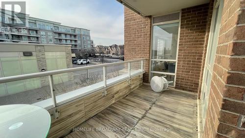#303 -15 Stollery Pond Cres, Markham, ON - Outdoor With Exterior