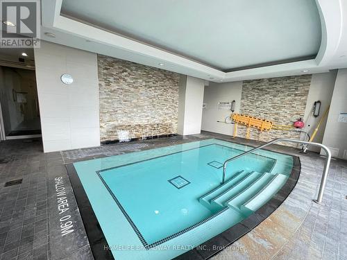 #303 -15 Stollery Pond Cres, Markham, ON - Indoor Photo Showing Other Room With In Ground Pool