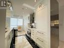 #303 -15 Stollery Pond Cres, Markham, ON  - Indoor Photo Showing Kitchen With Upgraded Kitchen 