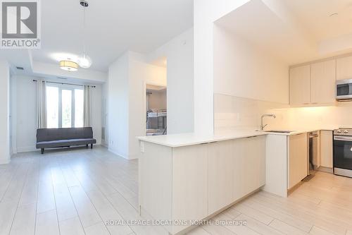 215 - 1 Hume Street, Collingwood, ON - Indoor Photo Showing Kitchen