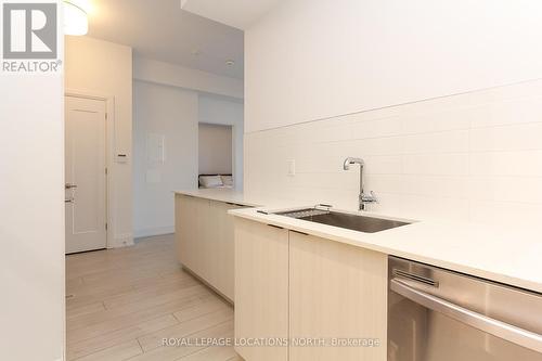 215 - 1 Hume Street, Collingwood, ON - Indoor Photo Showing Kitchen