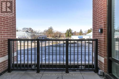 215 - 1 Hume Street, Collingwood, ON - Outdoor