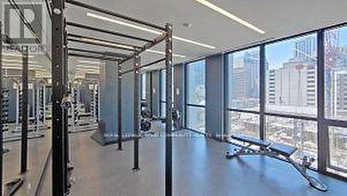 #4005 -1 Yorkville Ave, Toronto, ON - Indoor Photo Showing Gym Room