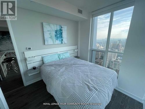 #4005 -1 Yorkville Ave, Toronto, ON - Indoor Photo Showing Bedroom