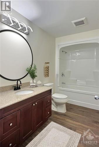 11646 Rocksprings Road, North Augusta, ON - Indoor Photo Showing Bathroom