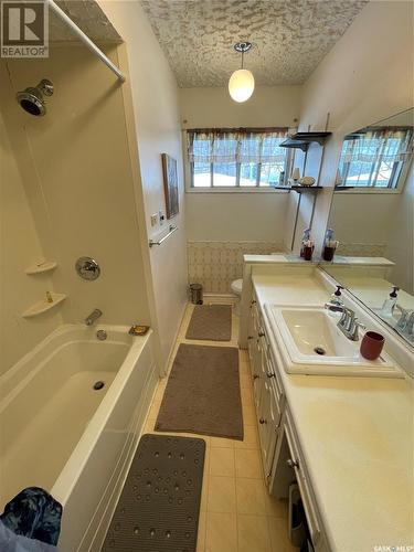 2824 Quinn Drive, Regina, SK - Indoor Photo Showing Bathroom