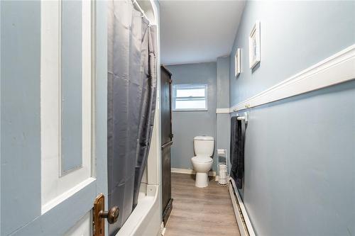 879 Port Maitland Road, Dunnville, ON - Indoor Photo Showing Bathroom