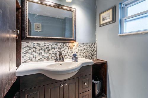 879 Port Maitland Road, Dunnville, ON - Indoor Photo Showing Bathroom