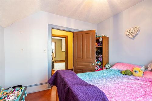 879 Port Maitland Road, Dunnville, ON - Indoor Photo Showing Bedroom