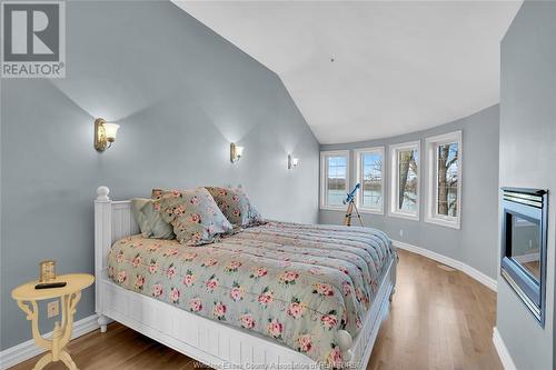 206 Crystal Bay Drive, Amherstburg, ON - Indoor Photo Showing Bedroom