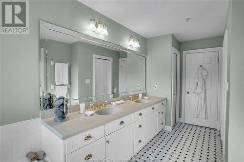 206 Crystal Bay Drive, Amherstburg, ON - Indoor Photo Showing Bathroom