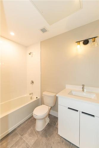 169 James Street S|Unit #204, Hamilton, ON - Indoor Photo Showing Bathroom