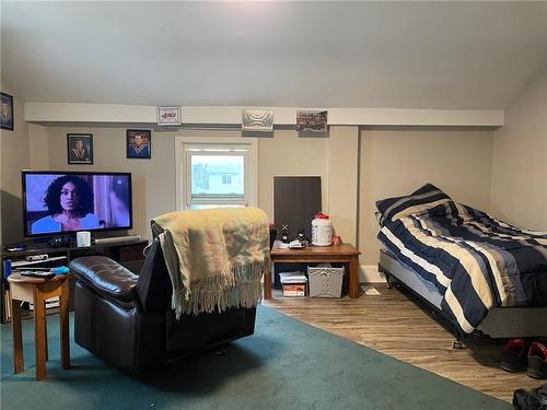 24 Duke Street, Brantford, ON - Indoor Photo Showing Bedroom