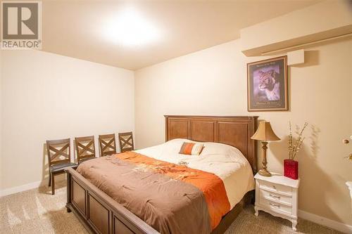 5071 Lipkovits Road, Kelowna, BC - Indoor Photo Showing Bedroom