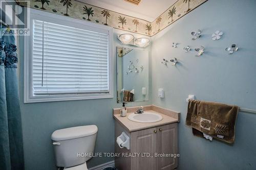275 Farley Drive, Guelph, ON - Indoor Photo Showing Bathroom