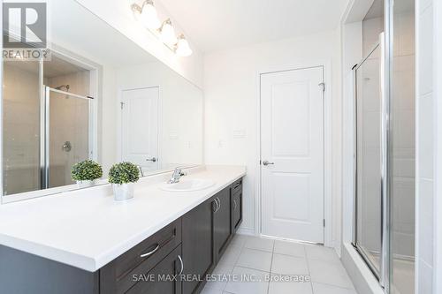 1 Tarrison Street, Brantford, ON - Indoor Photo Showing Bathroom