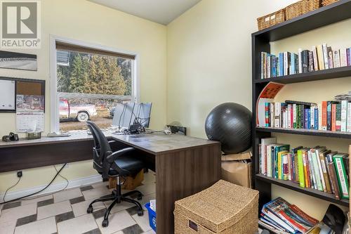 961 Agate Bay Rd, Barriere, BC - Indoor Photo Showing Office