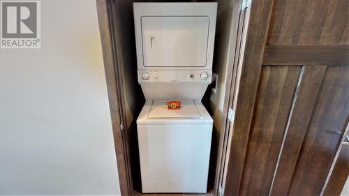 700 Bighorn  Boulevard Unit# 732 C, Radium Hot Springs, BC - Indoor Photo Showing Laundry Room