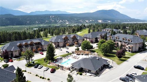 732 C - 700 Bighorn Boulevard, Radium Hot Springs, BC - Outdoor With View