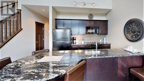 700 Bighorn  Boulevard Unit# 732 C, Radium Hot Springs, BC - Indoor Photo Showing Kitchen With Upgraded Kitchen