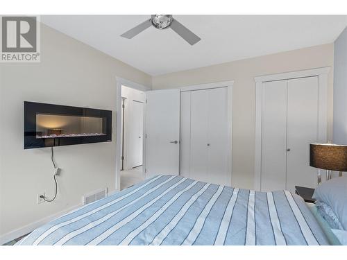 1521 Ross Road, West Kelowna, BC - Indoor Photo Showing Bedroom