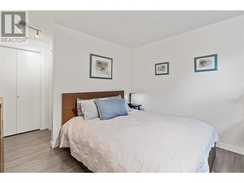 1521 Ross Road, West Kelowna, BC - Indoor Photo Showing Bedroom