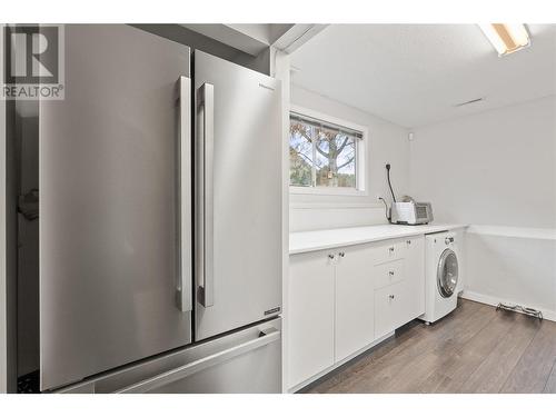 1521 Ross Road, West Kelowna, BC - Indoor Photo Showing Laundry Room