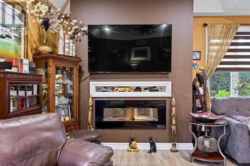 683 Lakewood Avenue, Harrow, ON - Indoor Photo Showing Living Room With Fireplace