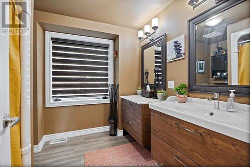 683 Lakewood Avenue, Harrow, ON - Indoor Photo Showing Bathroom
