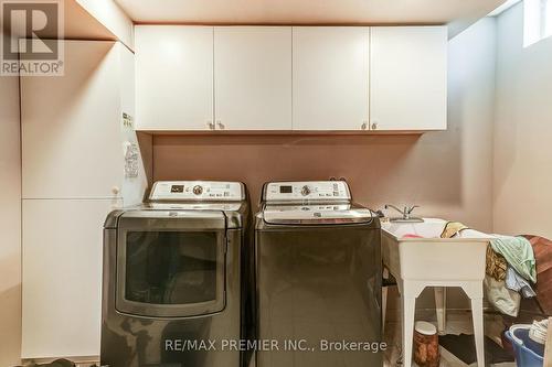 94 Stella Cres, Caledon, ON - Indoor Photo Showing Laundry Room