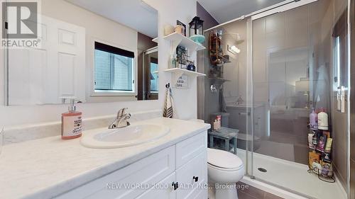 20 Carleton Tr, New Tecumseth, ON - Indoor Photo Showing Bathroom