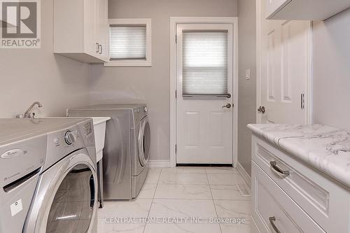 26 Ashton Rd, Newmarket, ON - Indoor Photo Showing Laundry Room