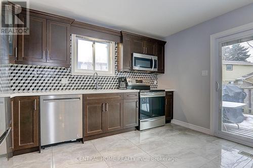 26 Ashton Rd, Newmarket, ON - Indoor Photo Showing Kitchen With Stainless Steel Kitchen