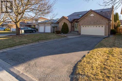 25 Dungannon Dr, Belleville, ON - Outdoor With Facade