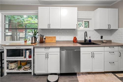 140 Park Avenue, Brantford, ON - Indoor Photo Showing Kitchen