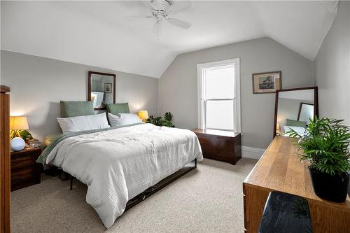140 Park Avenue, Brantford, ON - Indoor Photo Showing Bedroom