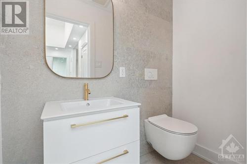 152 Kamloops Avenue, Ottawa, ON - Indoor Photo Showing Bathroom