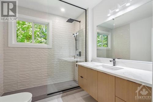 152 Kamloops Avenue, Ottawa, ON - Indoor Photo Showing Bathroom