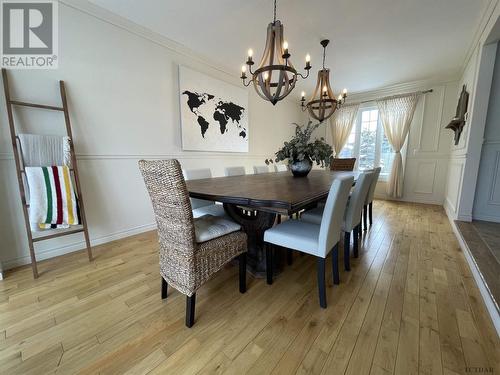 1059 Michener Blvd, Timmins, ON - Indoor Photo Showing Dining Room