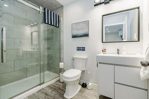 2 Dover Street, Dunnville, ON - Indoor Photo Showing Bathroom