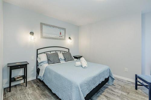 2 Dover Street, Dunnville, ON - Indoor Photo Showing Bedroom