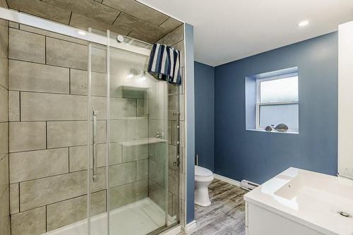 2 Dover Street, Dunnville, ON - Indoor Photo Showing Bathroom