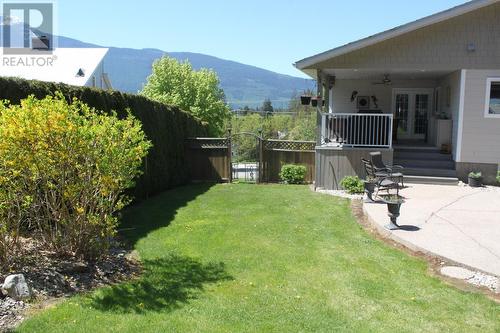 307 Nelson Avenue, Nakusp, BC - Outdoor With Deck Patio Veranda