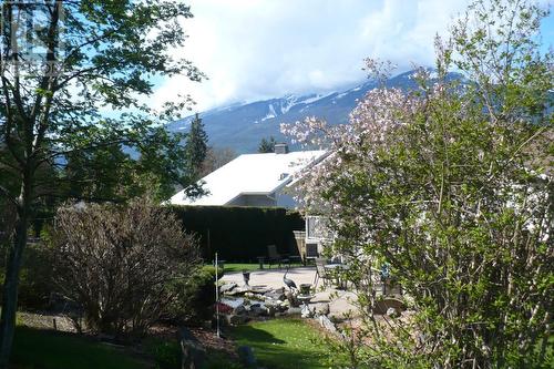 307 Nelson Avenue, Nakusp, BC - Outdoor