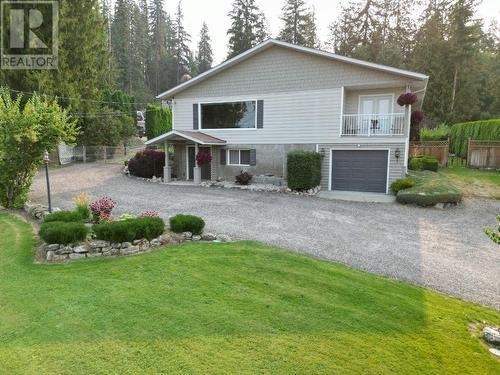 307 Nelson Avenue, Nakusp, BC - Outdoor With Deck Patio Veranda