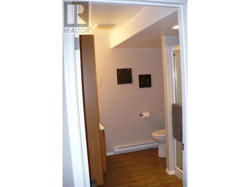 307 Nelson Avenue, Nakusp, BC - Indoor Photo Showing Bathroom