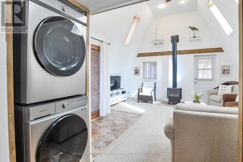 1073 Cedar Beach Road, Bracebridge, ON - Indoor Photo Showing Laundry Room