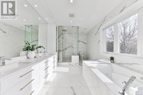 2554 Liruma Rd, Mississauga, ON - Indoor Photo Showing Bathroom