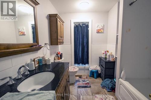 534-540 Old Highway 2, Quinte West, ON - Indoor Photo Showing Bathroom