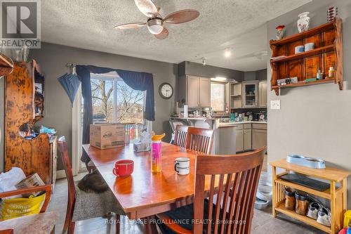 32 Johnson St, Belleville, ON - Indoor Photo Showing Dining Room